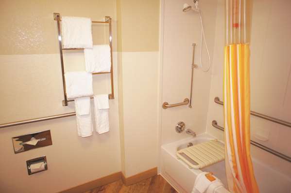  - La Quinta Inn & Suites Cary