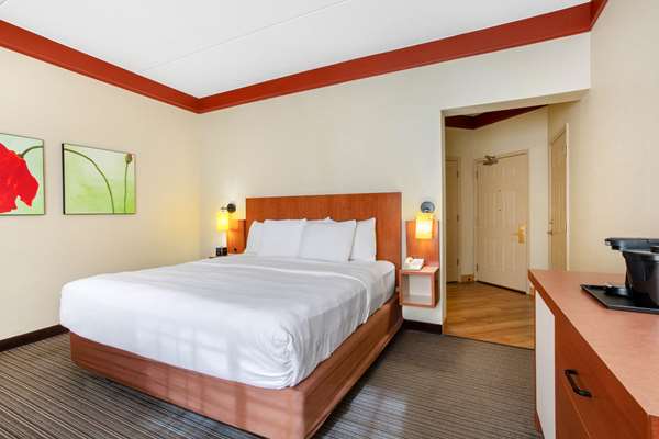  - La Quinta Inn & Suites Cary