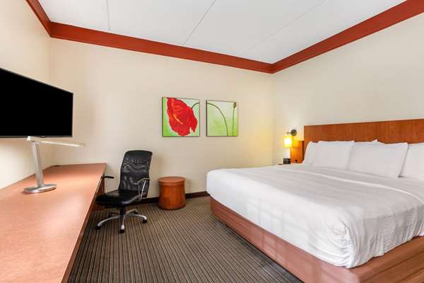  - La Quinta Inn & Suites Cary