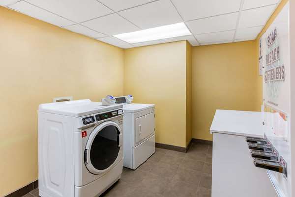 Amenities - La Quinta Inn & Suites Cary