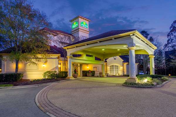 Exterior view - La Quinta Inn & Suites Cary