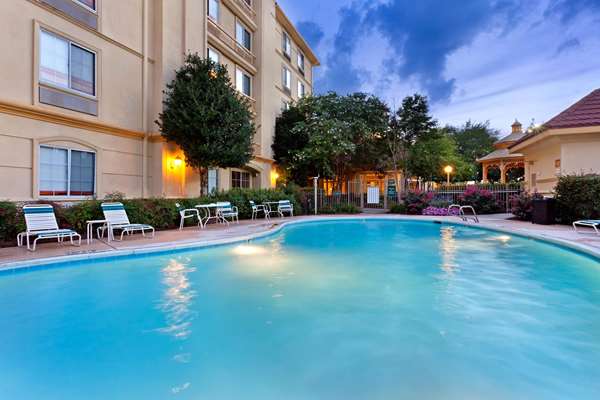 Pool - La Quinta Inn & Suites Cary