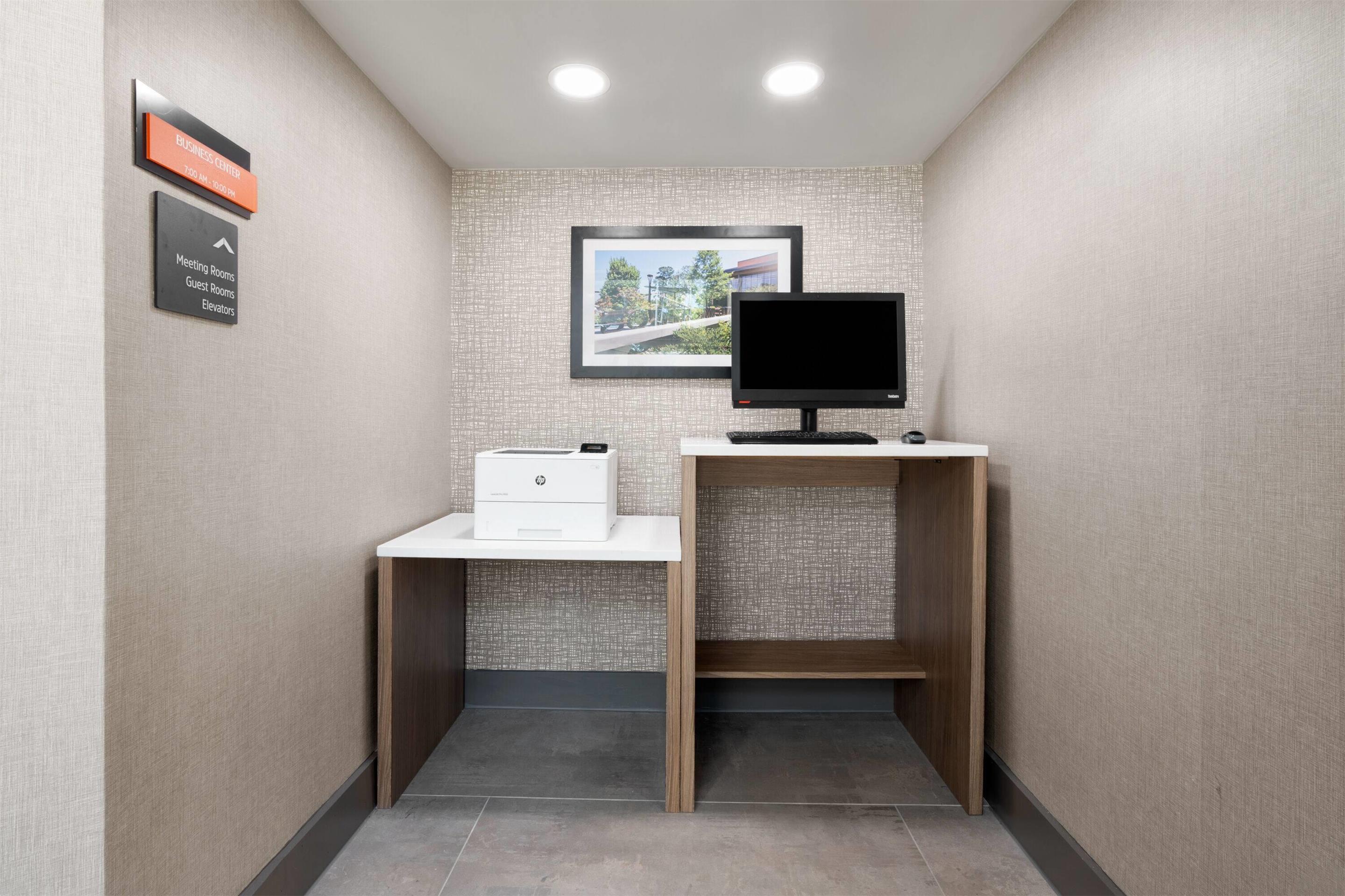 Business Center | La Quinta Inn & Suites by Wyndham Raleigh Cary