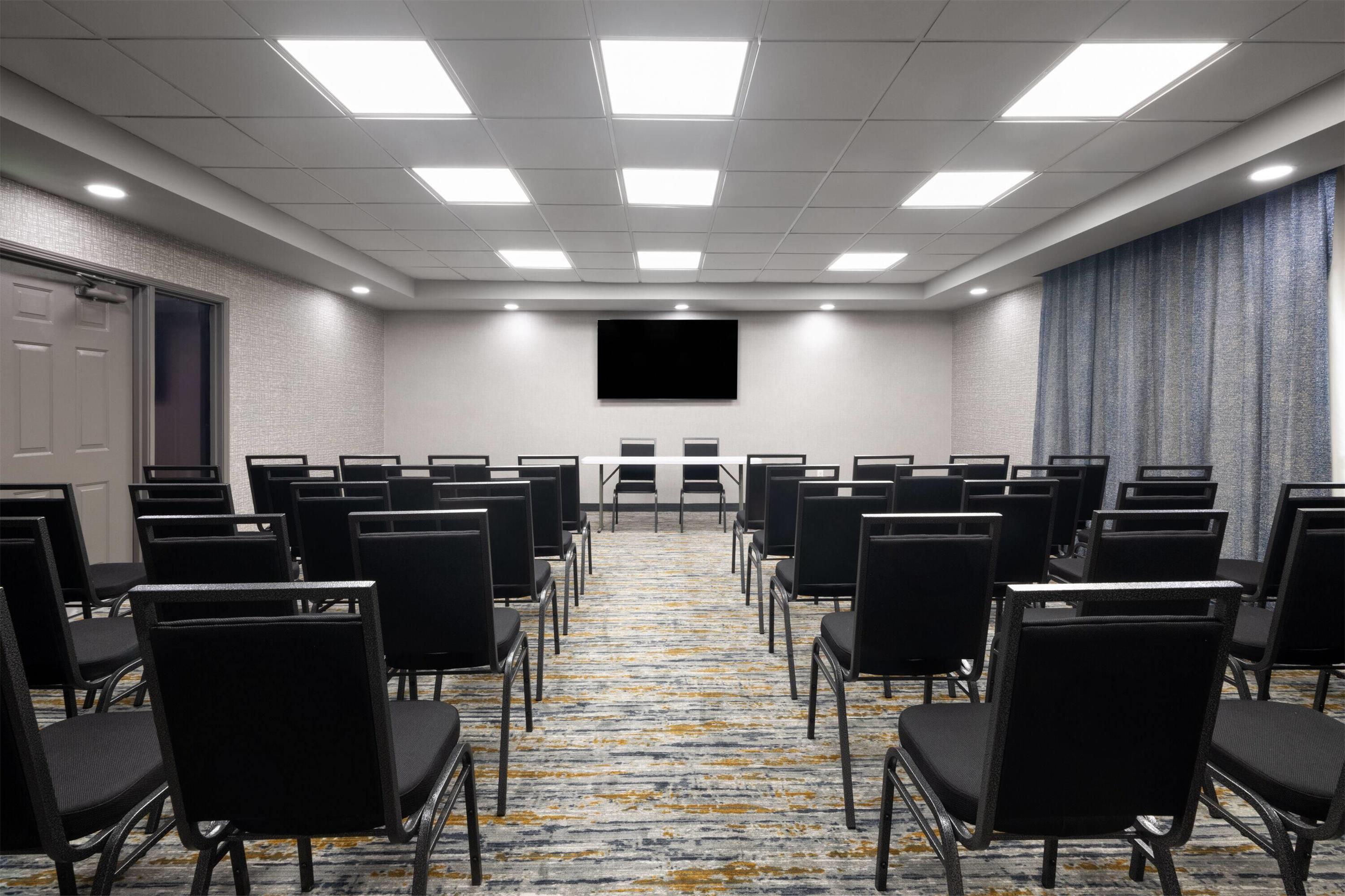 Meeting Room | La Quinta Inn & Suites by Wyndham Raleigh Cary