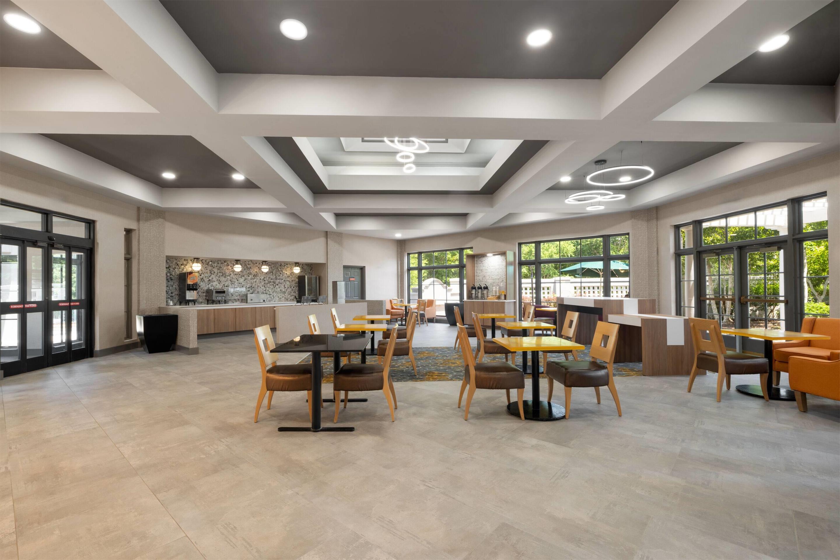 Lobby | La Quinta Inn & Suites by Wyndham Raleigh Cary