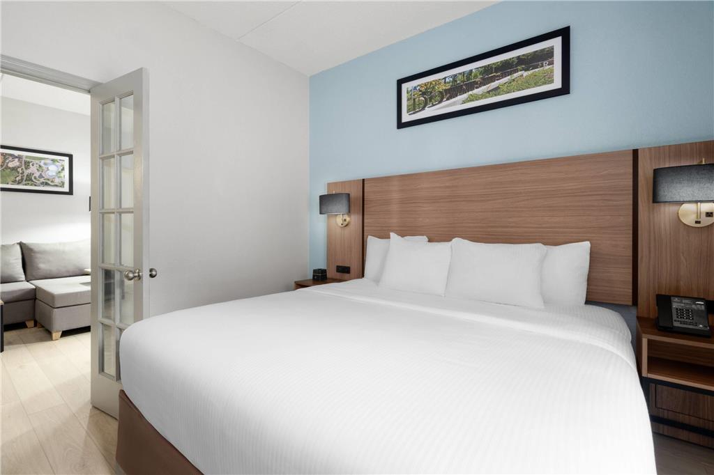 LA QUINTA INN STE RALEIGH CARY-guestroom-Guest Room,Suite,On-Site.jpg