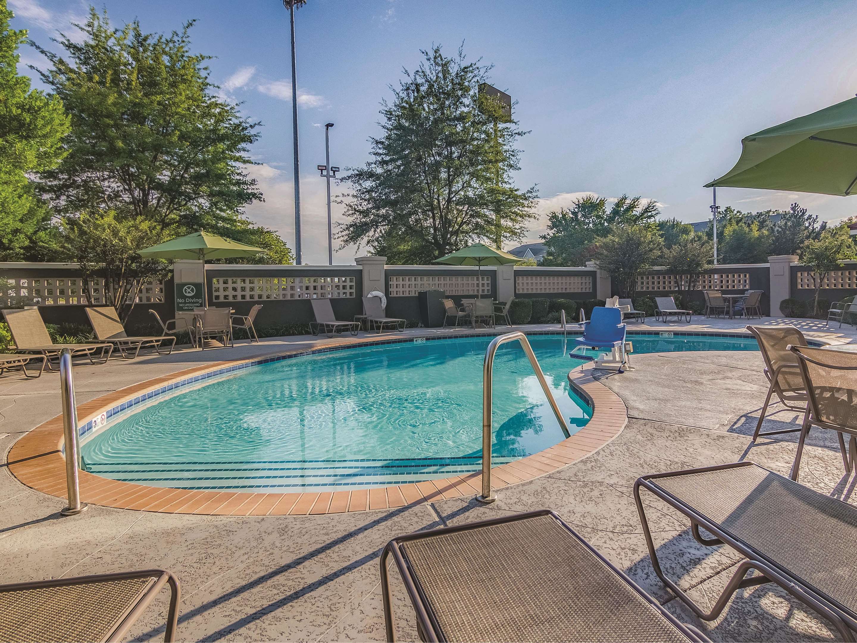 Pool | La Quinta Inn & Suites by Wyndham Oklahoma City Norman