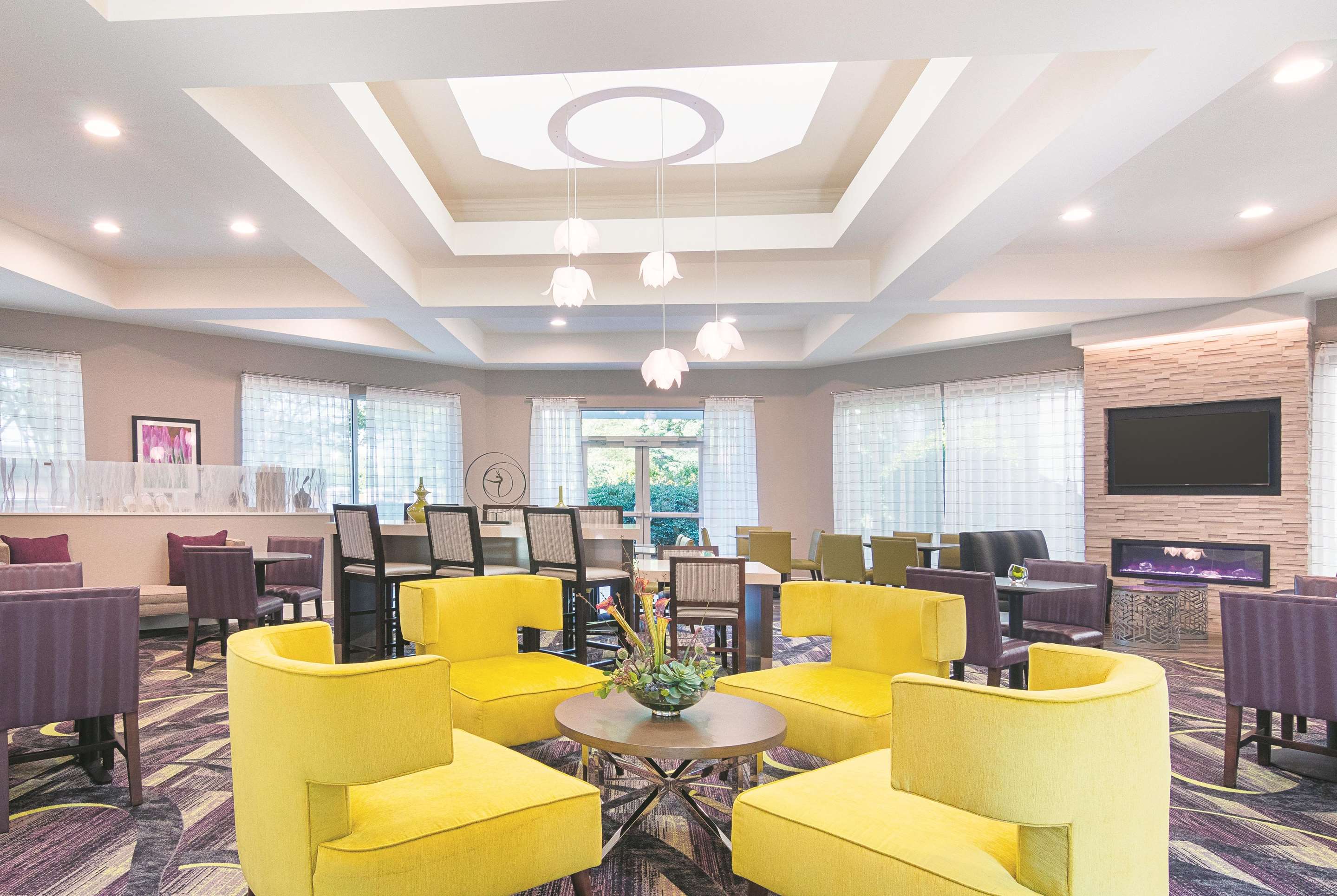 Lobby | La Quinta Inn & Suites by Wyndham Atlanta Conyers