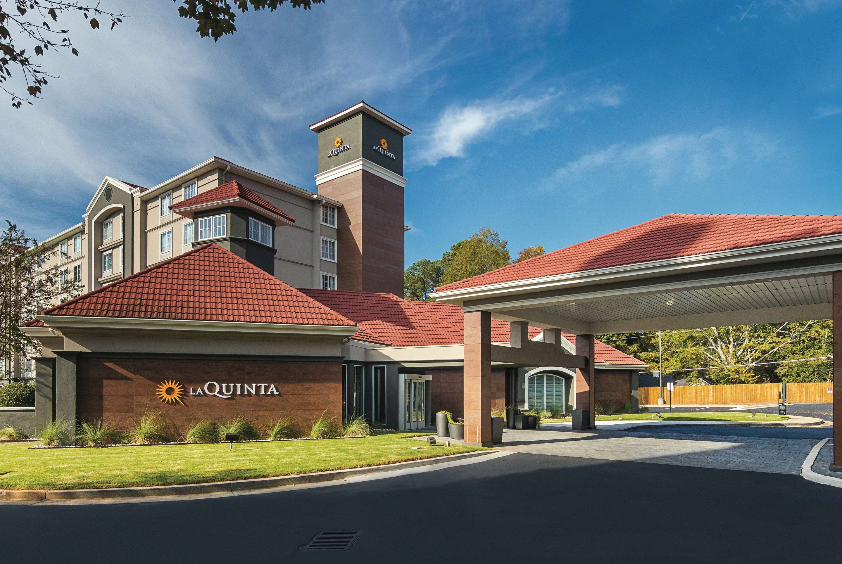 Exterior | La Quinta Inn & Suites by Wyndham Atlanta Conyers