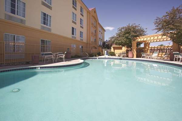 Pool - La Quinta Inn & Suites Pueblo - I-25, Exit 102