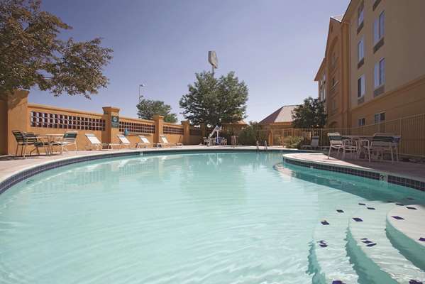 Pool - La Quinta Inn & Suites Pueblo - I-25, Exit 102