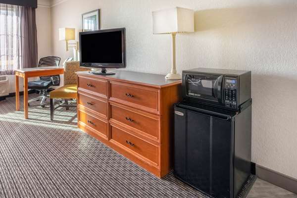  - La Quinta Inn & Suites Pueblo - I-25, Exit 102