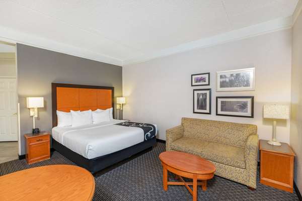 Suite - La Quinta Inn & Suites Pueblo - I-25, Exit 102