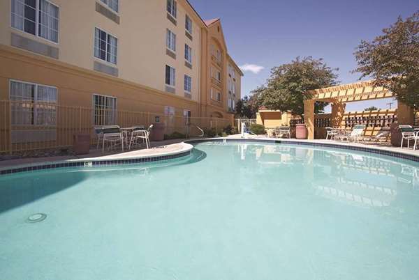 Pool - La Quinta Inn & Suites Pueblo - I-25, Exit 102
