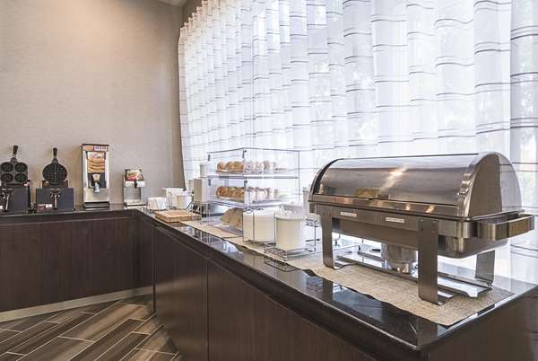  - La Quinta Inn & Suites West Mesa