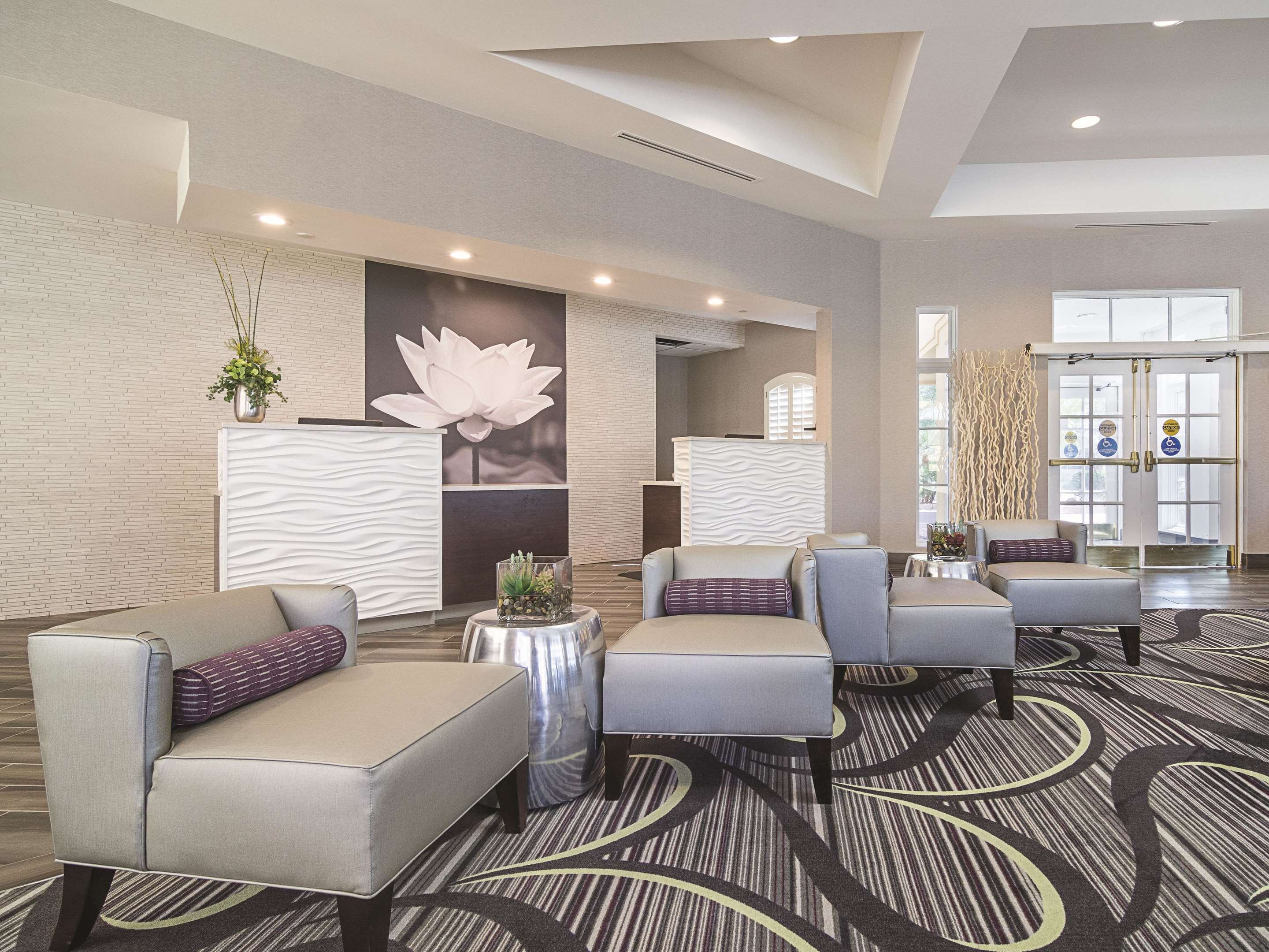 Lobby | La Quinta Inn & Suites by Wyndham Phoenix Mesa West