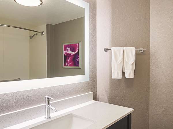  - La Quinta Inn Airport Denver