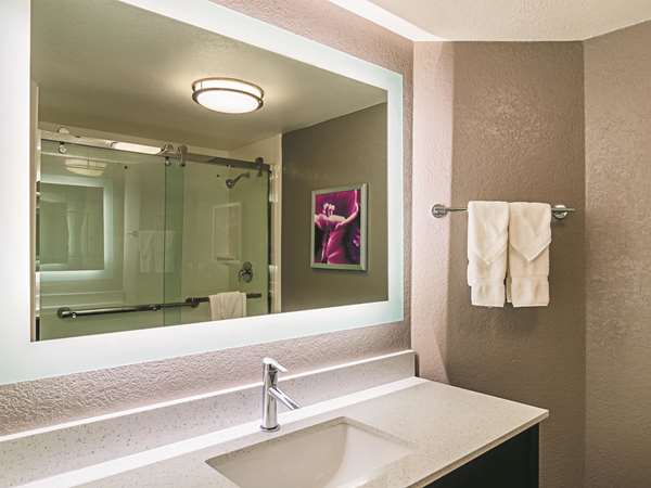 Suite - La Quinta Inn Airport Denver