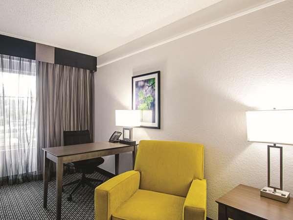 Suite - La Quinta Inn Airport Denver