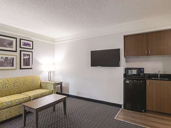 Suite - La Quinta Inn Airport Denver
