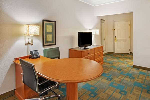  - La Quinta Inn & Suites West Albuquerque - I-40, Exit 155