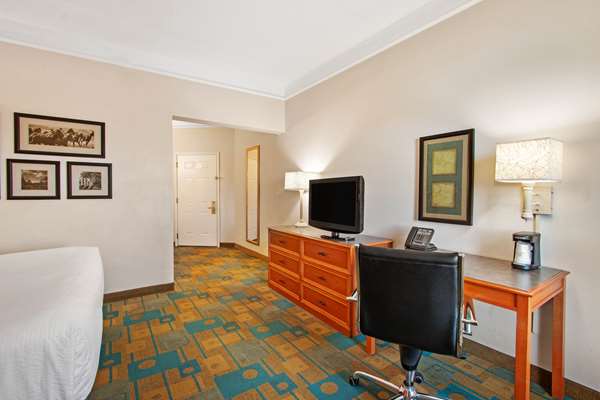  - La Quinta Inn & Suites West Albuquerque - I-40, Exit 155