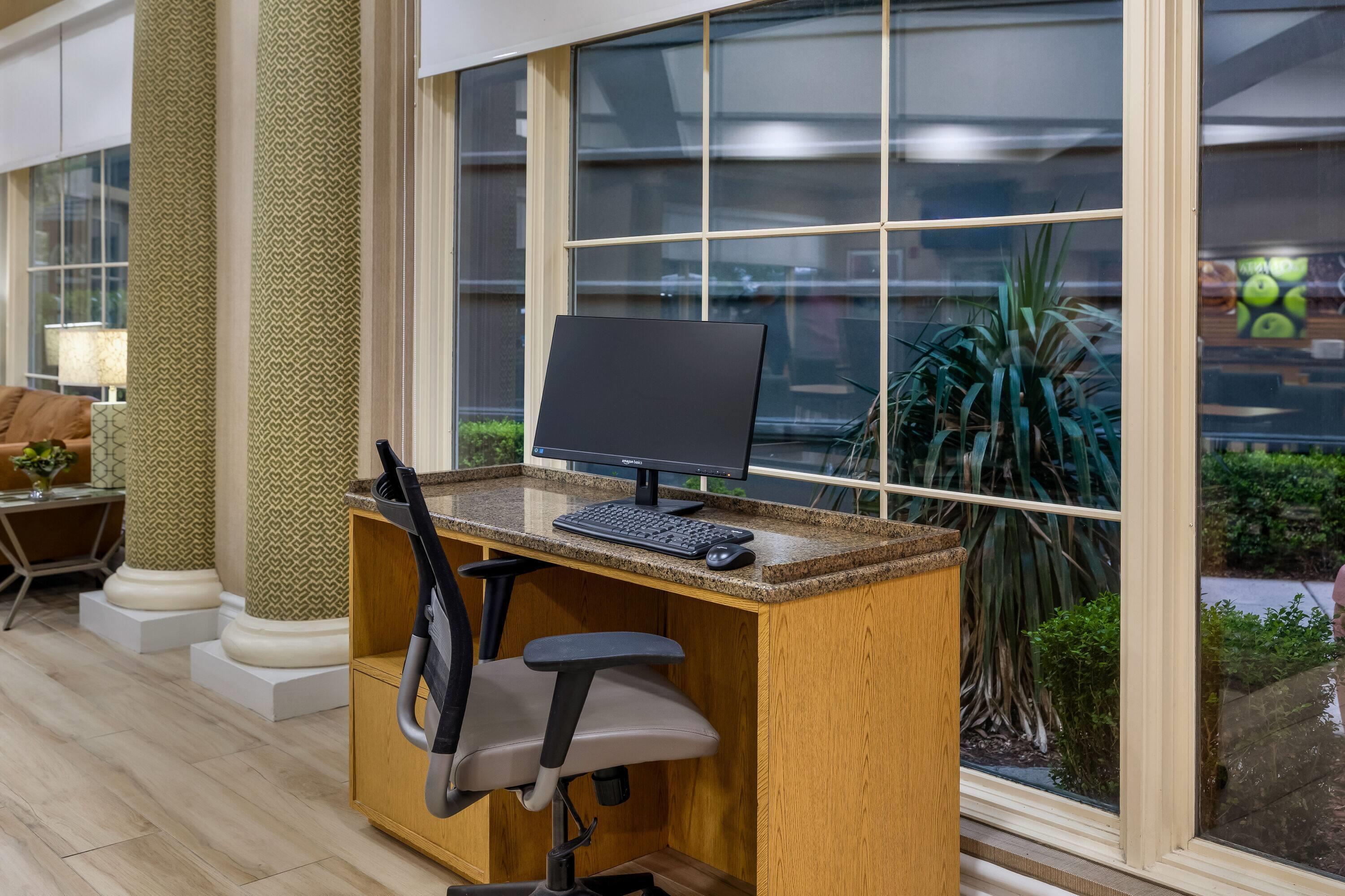 Business Center | La Quinta Inn & Suites by Wyndham Albuquerque West