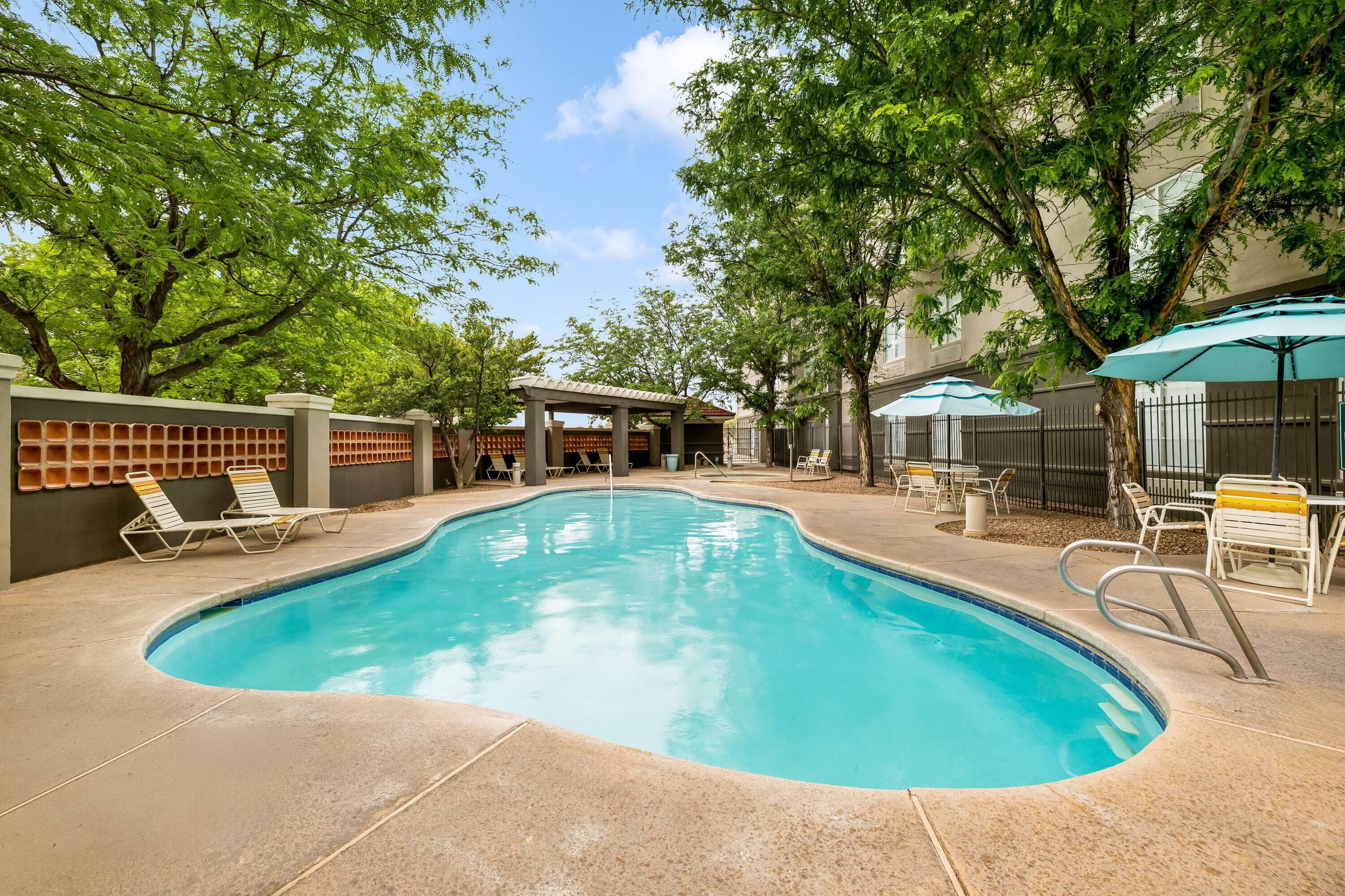 Pool - indoor | La Quinta Inn & Suites by Wyndham Albuquerque West