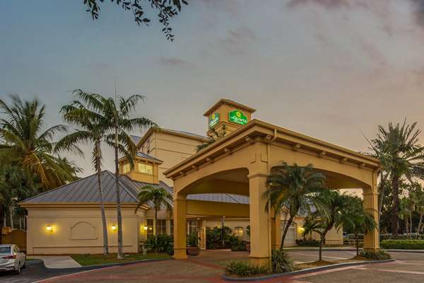 Exterior view - La Quinta Inn Airport Doral