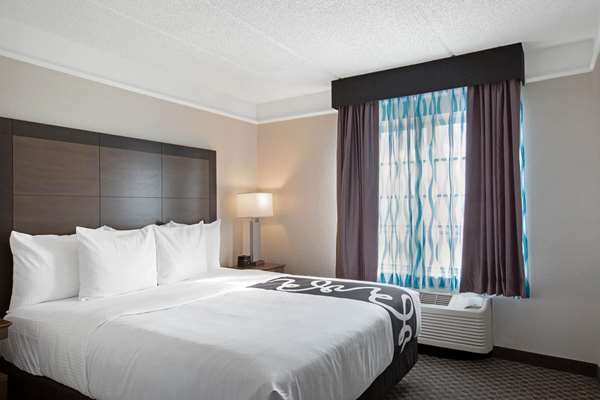 Suite - La Quinta Inn Airport Doral
