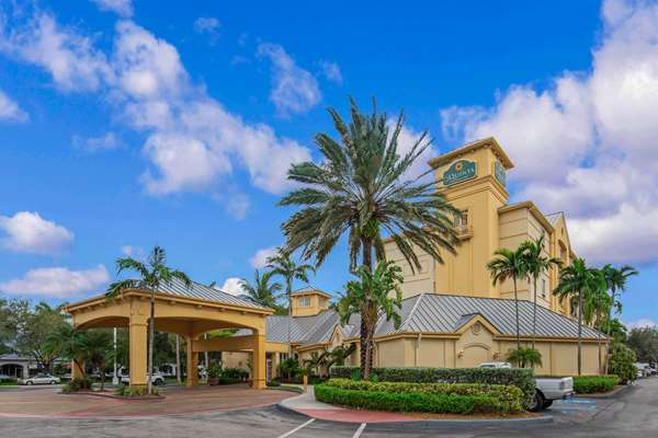 Exterior view - La Quinta Inn Airport Doral