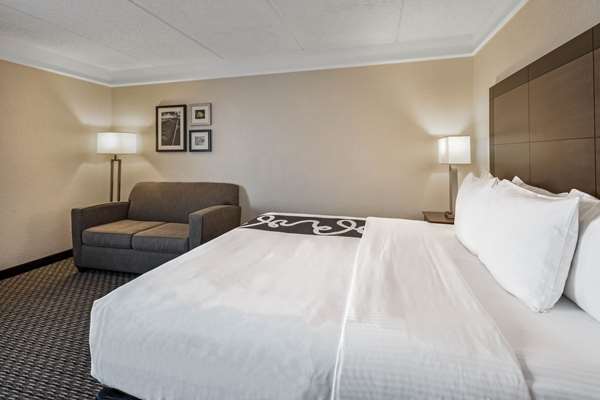 Suite - La Quinta Inn Airport Doral