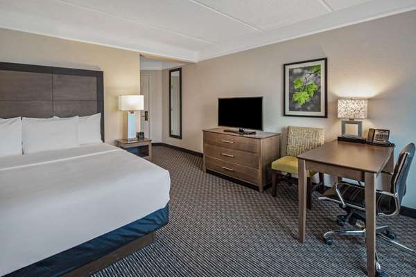Suite - La Quinta Inn Airport Doral