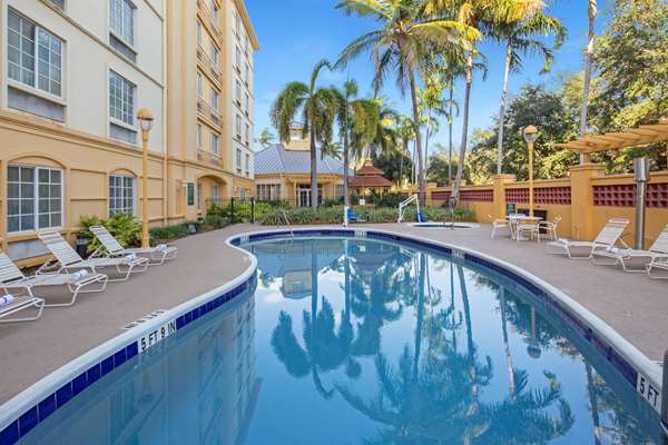 Pool - La Quinta Inn Airport Doral