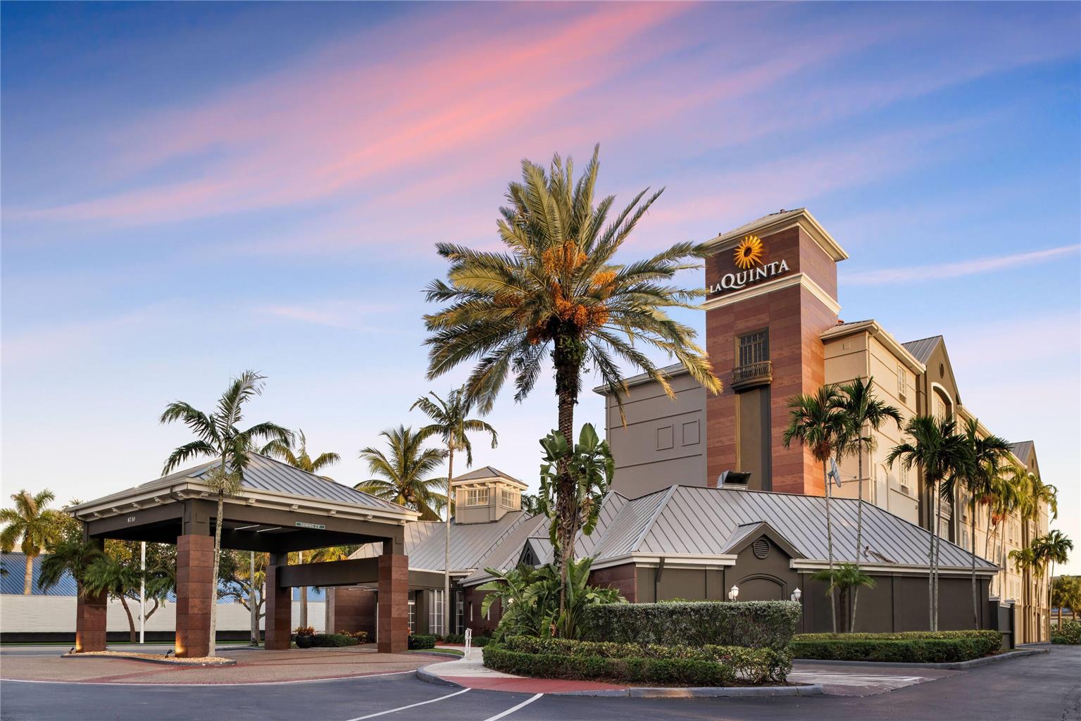 La Quinta Inn & Suites Miami Arpt West