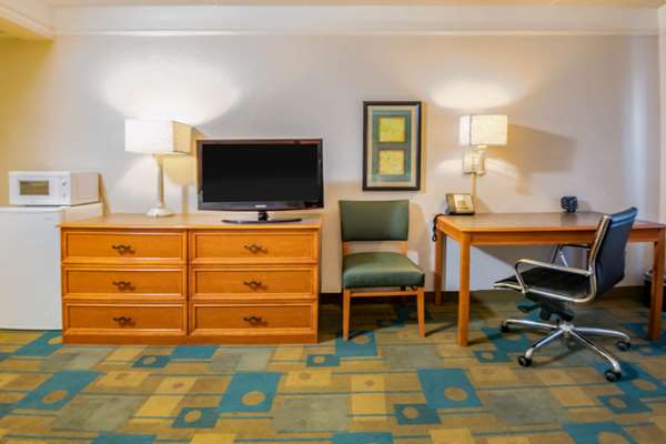  - La Quinta Inn & Suites South Colorado Springs - I-25, Exit 138