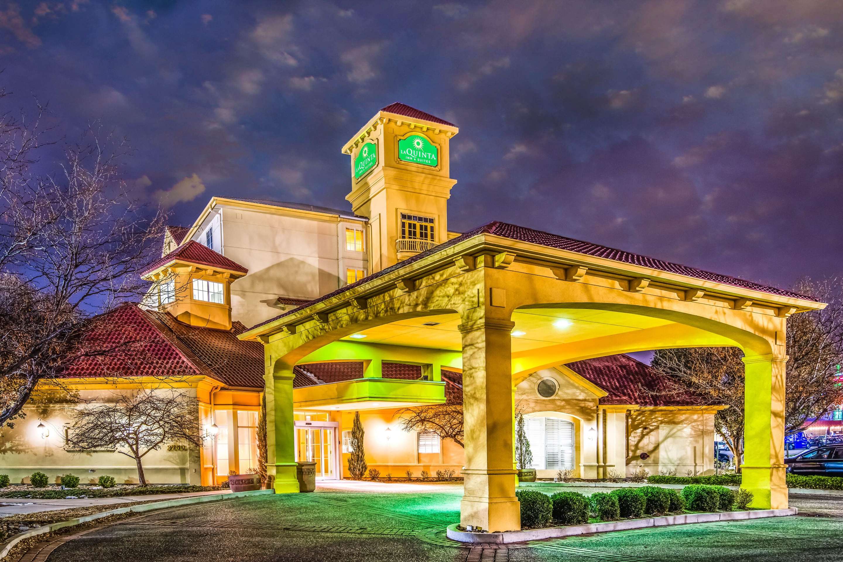 Exterior | La Quinta Inn & Suites by Wyndham Colorado Springs South AP