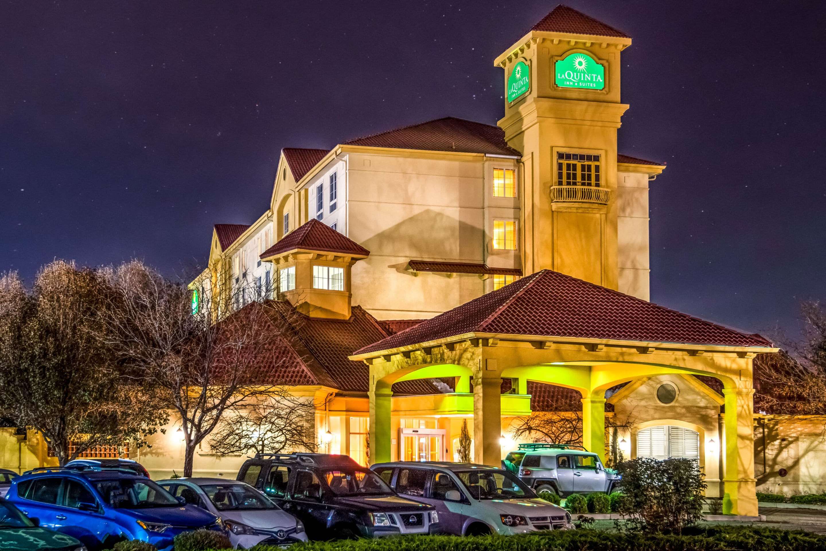 Exterior | La Quinta Inn & Suites by Wyndham Colorado Springs South AP