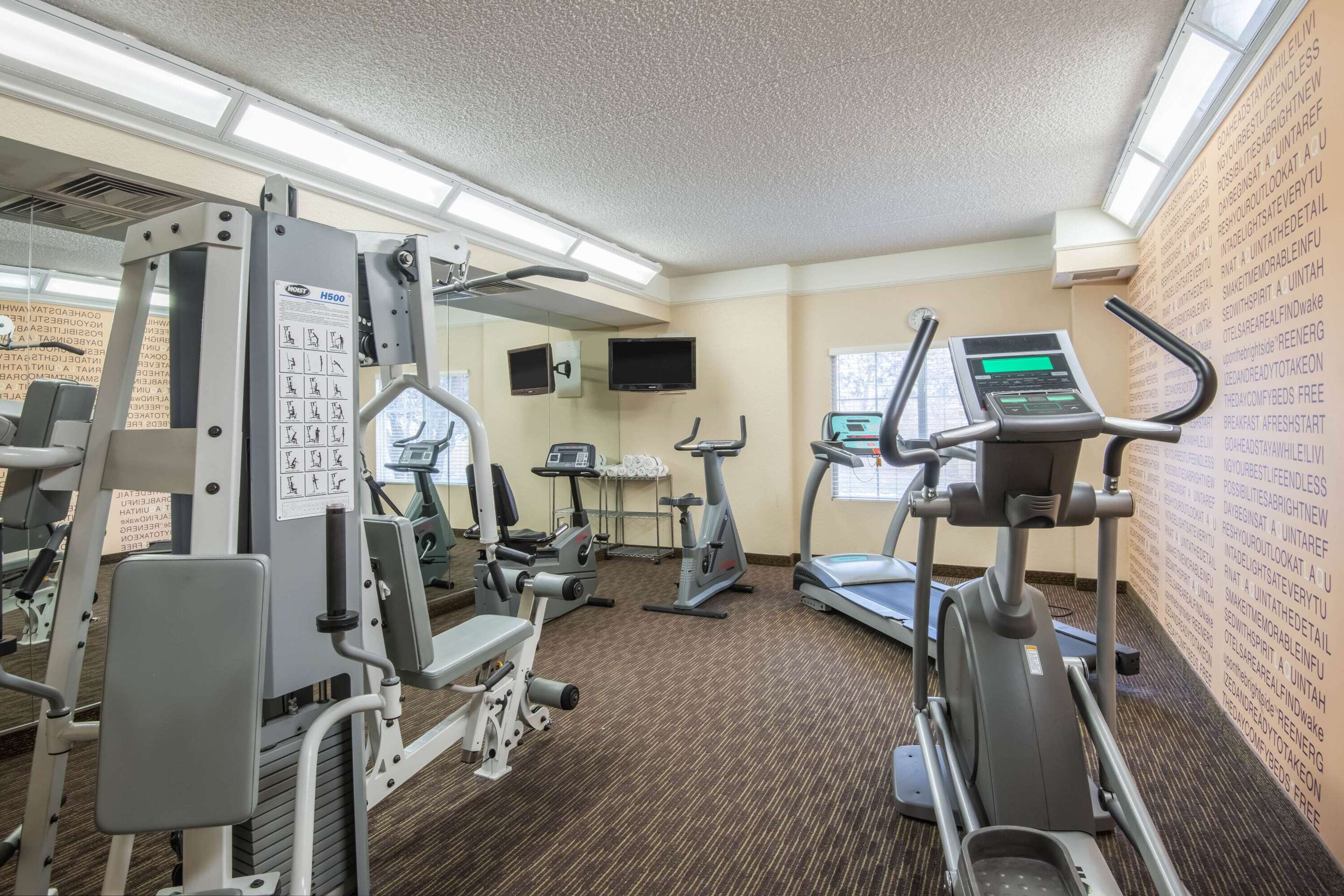 Health club fitness center gym | La Quinta Inn & Suites by Wyndham Colorado Springs South AP