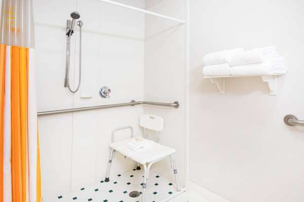  - La Quinta Inn & Suites South Colorado Springs - I-25, Exit 138