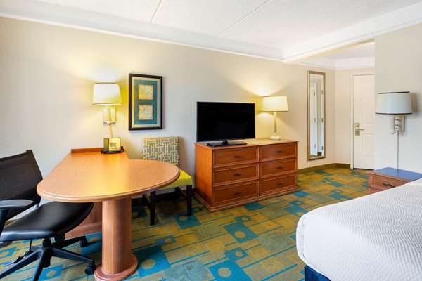  - La Quinta Inn & Suites Peters Road Plantation