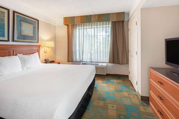  - La Quinta Inn & Suites Peters Road Plantation