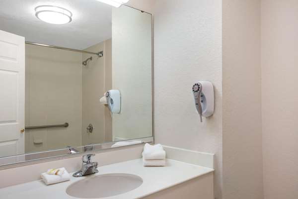  - La Quinta Inn & Suites Peters Road Plantation