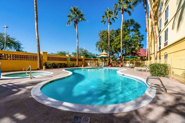 Pool - La Quinta Inn & Suites Peoria