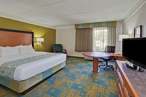  - La Quinta Inn & Suites Fort Lauderdale Airport Hollywood - I-95, Exit 21