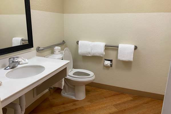  - La Quinta Inn & Suites Fort Lauderdale Airport Hollywood - I-95, Exit 21