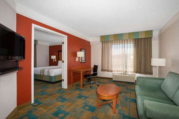 Suite - La Quinta Inn & Suites Lakewood