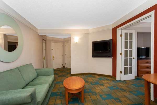 Suite - La Quinta Inn & Suites Lakewood