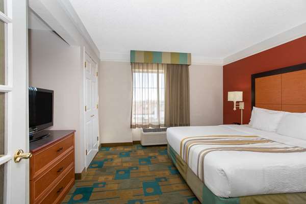 Suite - La Quinta Inn & Suites Lakewood