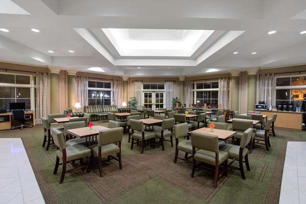  - La Quinta Inn & Suites Lakewood